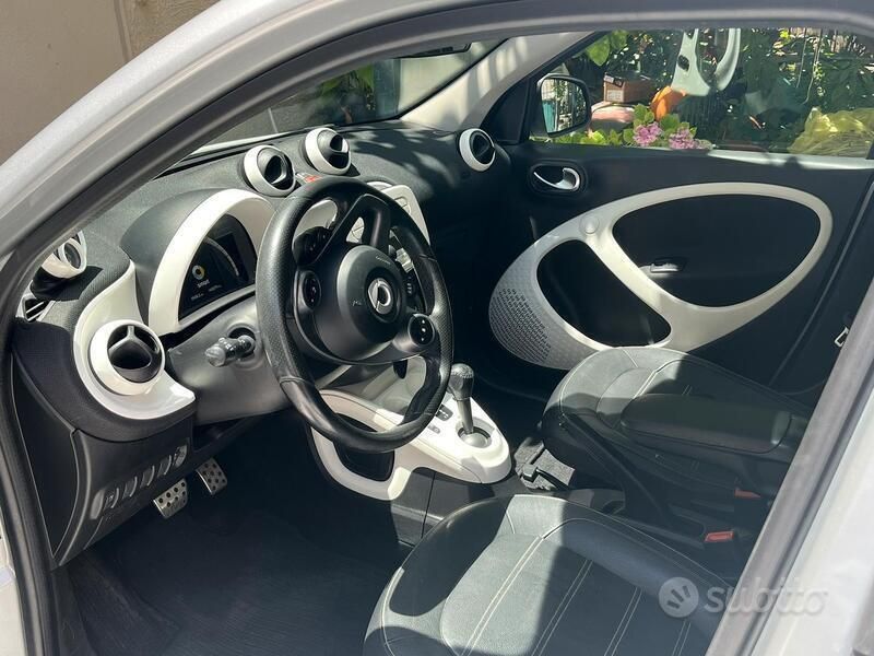 Usata Smart ForFour 90 CV (66 kW) 2018 Bianco Utilitaria