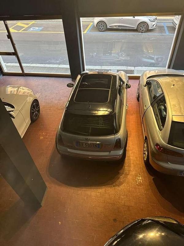 Usata Mini Cooper 116 CV (85 kW) 2005 Argento Utilitaria