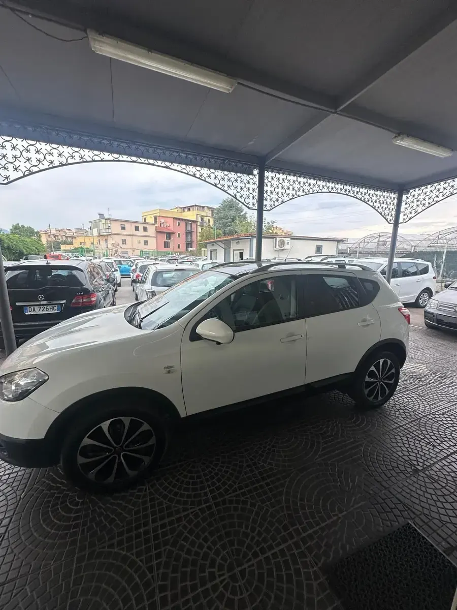 Usata Nissan Qashqai Tekna 110 CV (80 kW) 2013 Bianco SUV