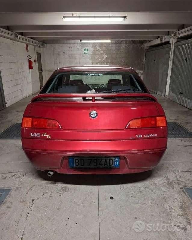 Usata Alfa Romeo 146 144 CV (105 kW) 1999 Utilitaria
