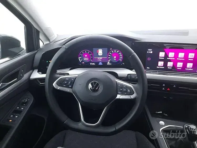 Usata VW Golf VIII Life 110 CV (80 kW) 2021 Grigio Berlina