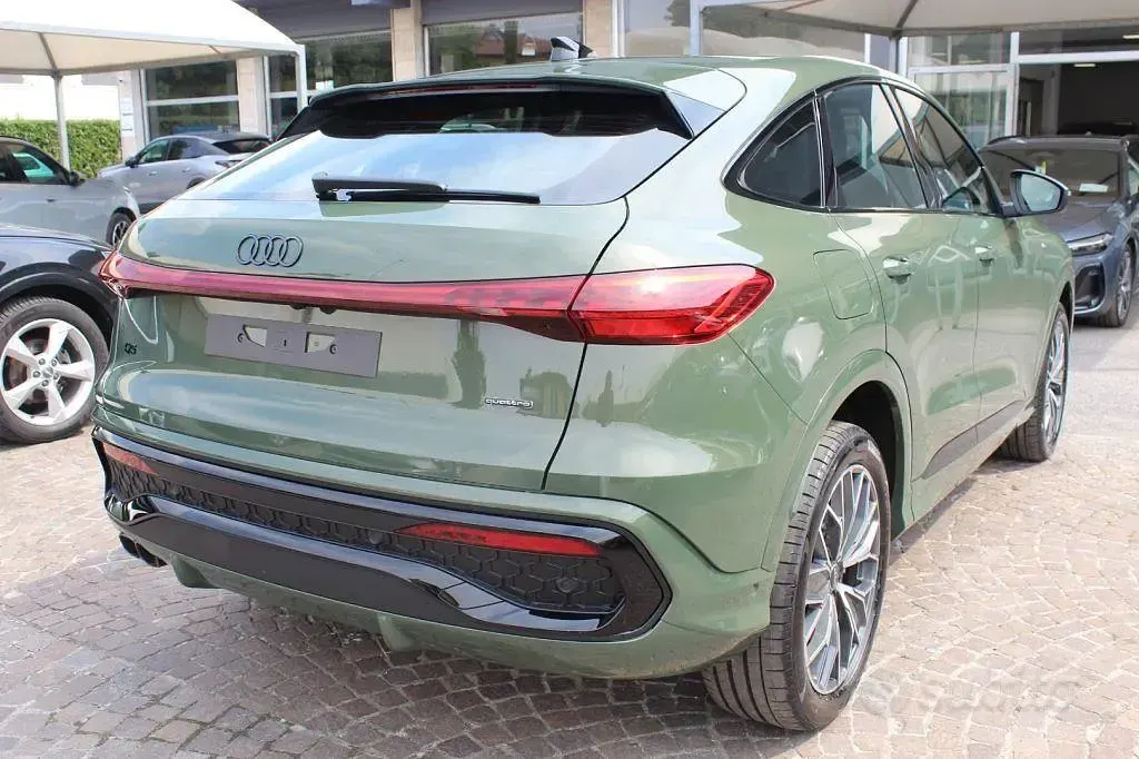 Nuova Audi Q5 S-Line 204 CV (150 kW) 2026 Verde SUV