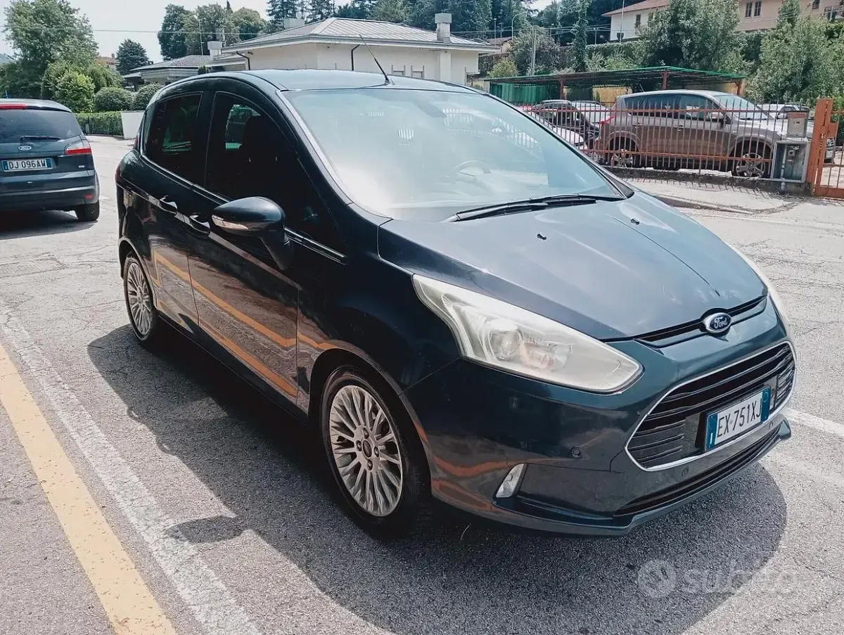 Usata Ford B-MAX Titanium 75 CV (55 kW) 2014 Grigio Monovolume