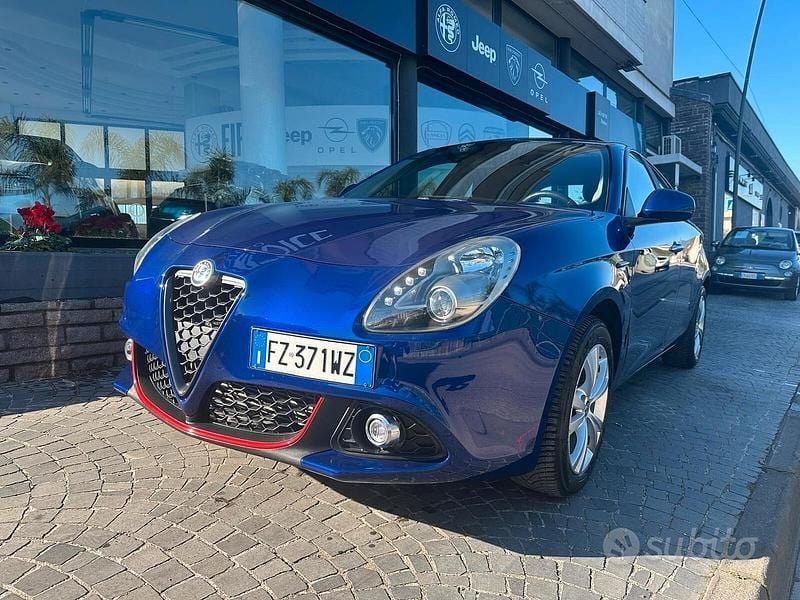 Blu anodizzato Usata 2016 Alfa Romeo Giulietta Tre volumi | 11.500 € (Buon prezzo) - Immagine 1/4