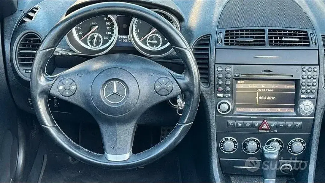 Usata Mercedes SLK200 184 CV (135 kW) 2010 Grigio Cabrio