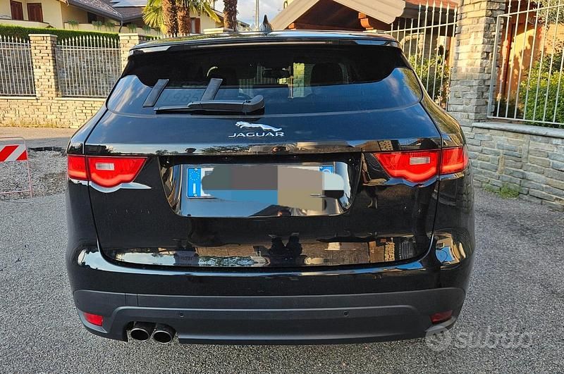 Usata Jaguar F-Pace Portfolio 180 CV (132 kW) 2017 Nero SUV