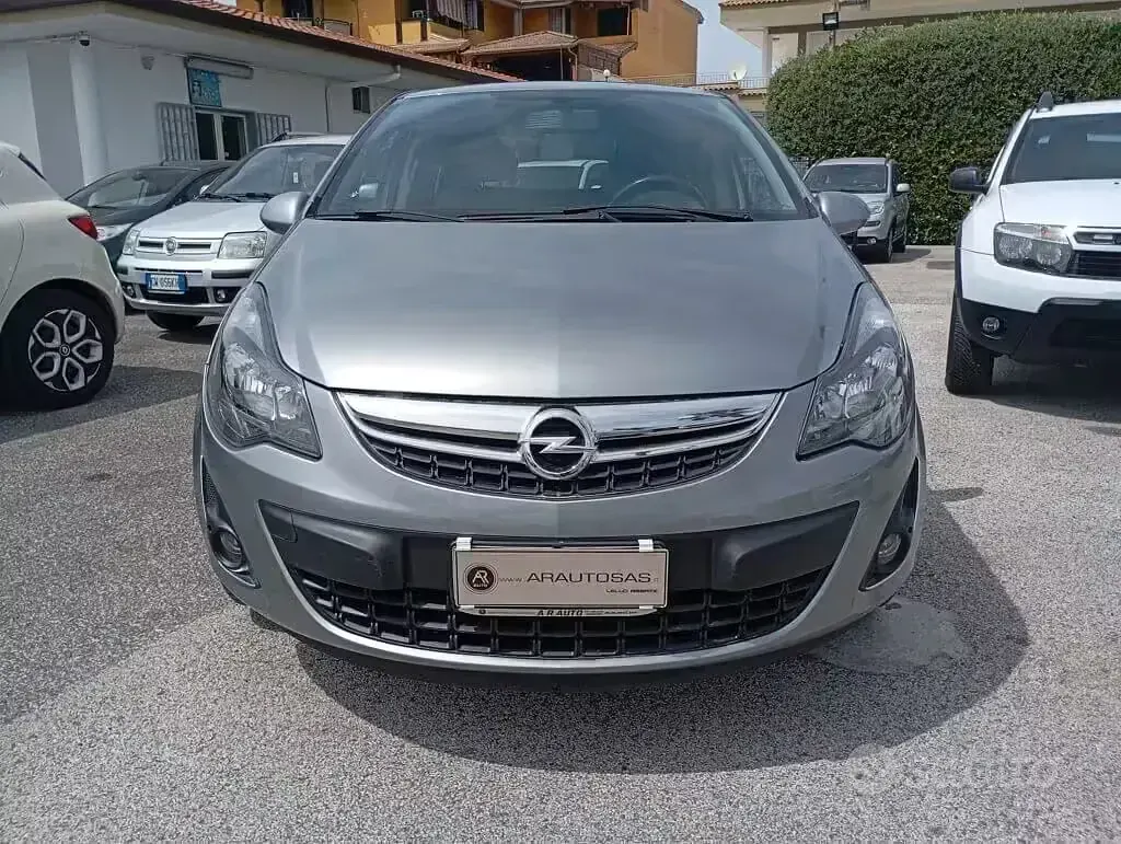 Usata Opel Corsa Edition 85 CV (62 kW) 2014 Grigio Utilitaria