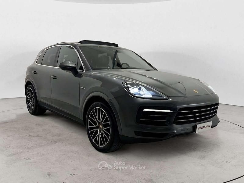 Usata Porsche Cayenne 462 CV (339 kW) 2019 Grigio SUV