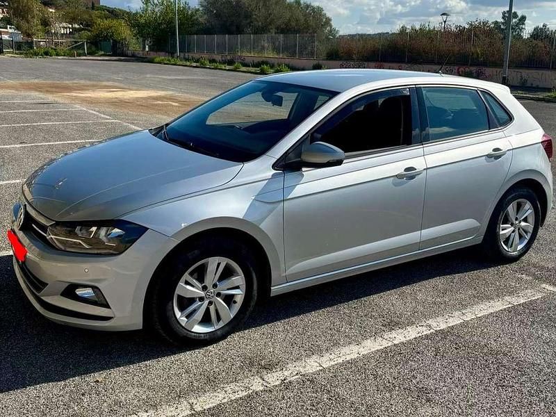 Usata VW Polo Comfortline 75 CV (55 kW) 2018 Argento Berlina