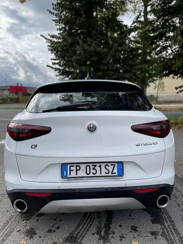 Usata Alfa Romeo Stelvio Executive 209 CV (153 kW) 2018 SUV