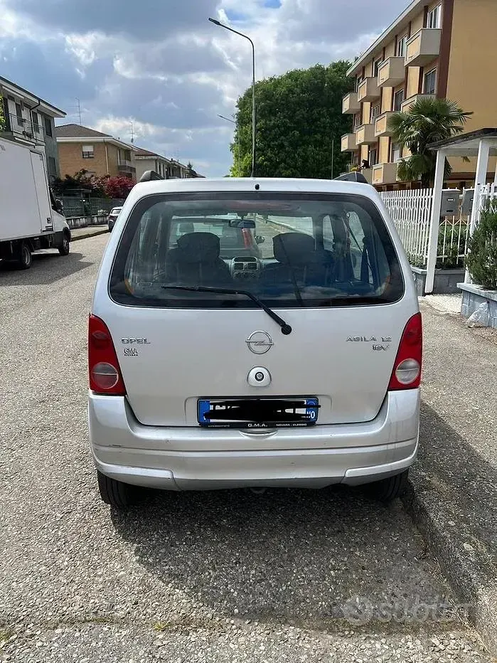 Usata Opel Agila 2004 Grigio Monovolume