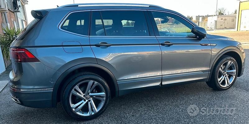 Usata VW Tiguan Allspace R-line 150 CV (110 kW) 2022 Grigio SUV