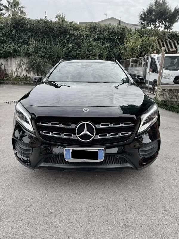 Usata Mercedes GLA200 Premium 136 CV (100 kW) 2017 Nero SUV