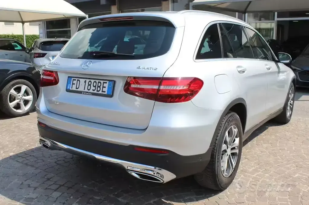 Usata Mercedes GLC250 Executive 204 CV (150 kW) 2016 Grigio SUV