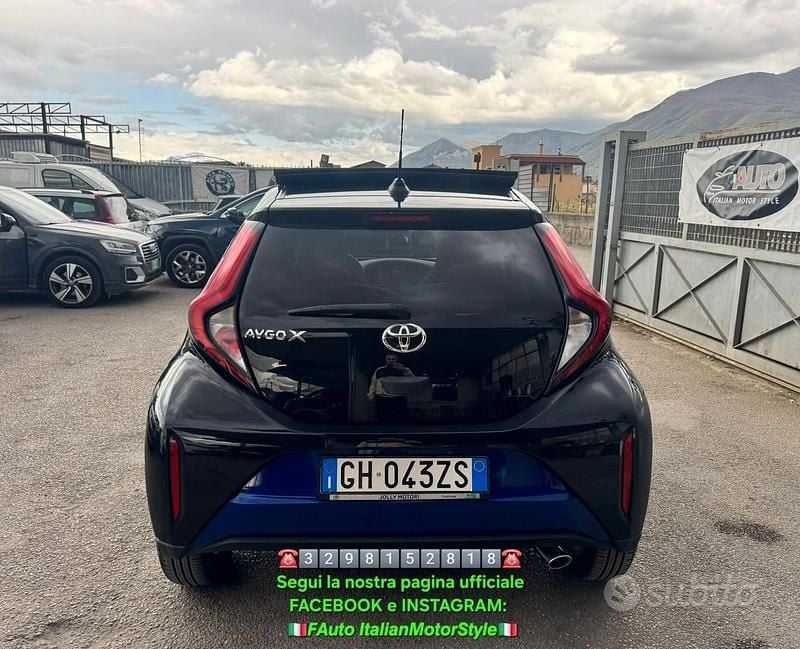 Usata Toyota Aygo X Lounge 72 CV (52 kW) 2022 Blu SUV