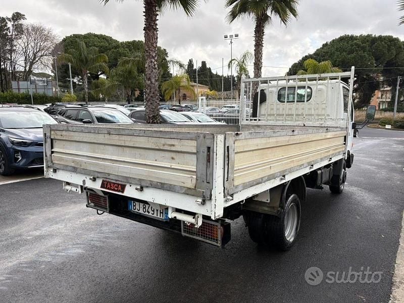 Gebraucht Nissan Cabstar 106 PS (77 kW) 2000 Weiß Pickup