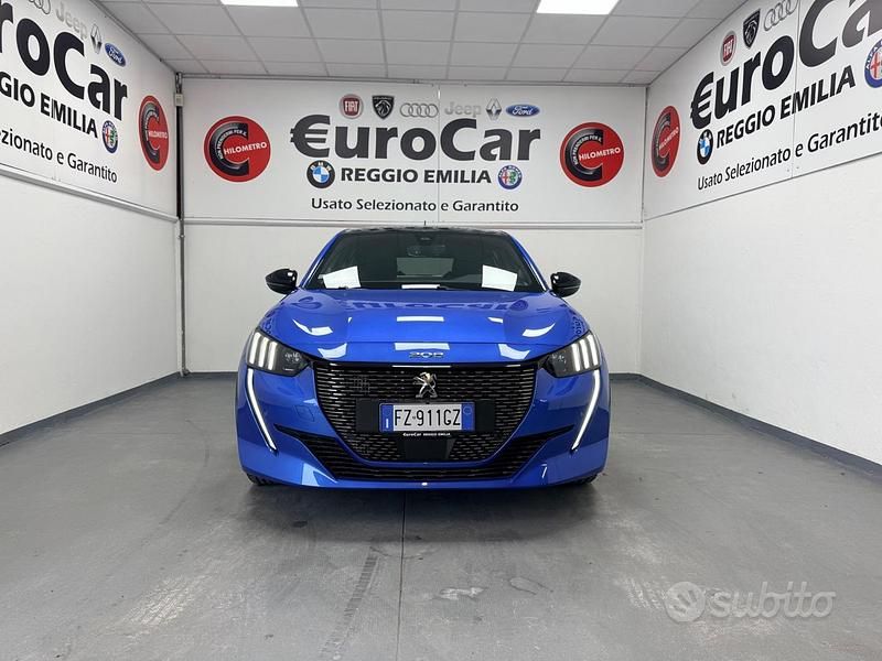 Usata Peugeot 208 GT-line 101 CV (74 kW) 2020 Blu Utilitaria