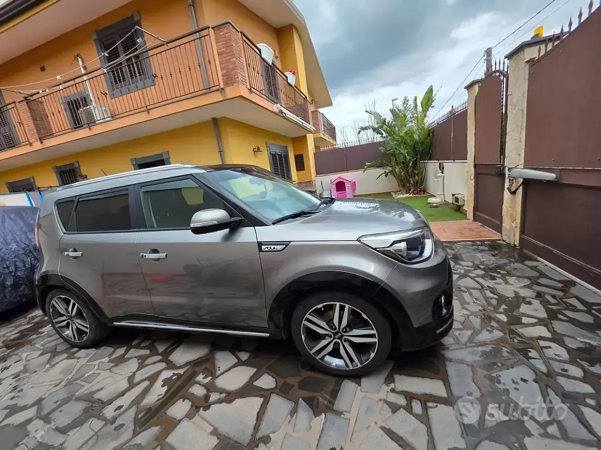 Usata Kia Soul 136 CV (100 kW) 2017 Grigio SUV