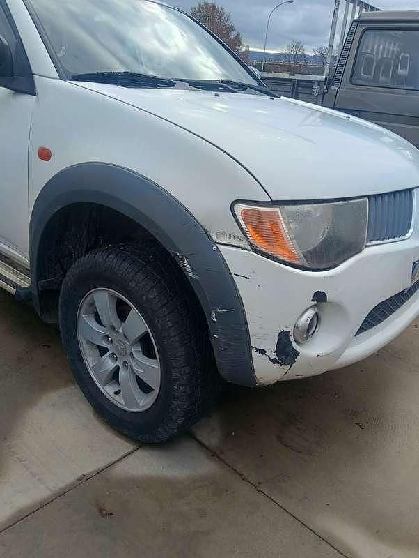 Usata Mitsubishi L200 Invite 136 CV (100 kW) 2006 Pick-up