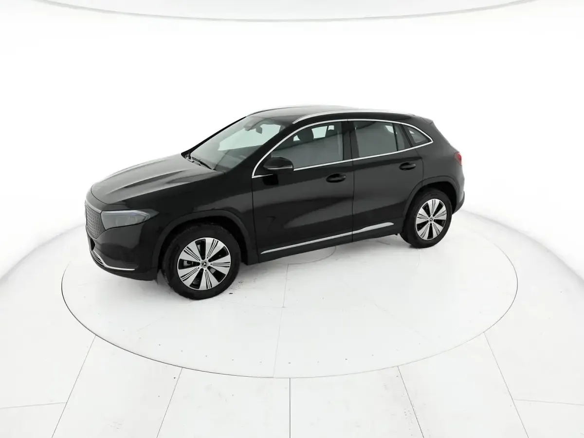 Nuova Mercedes EQA250+ Advanced 94 kW (129 CV) 2026 Nero notte SUV