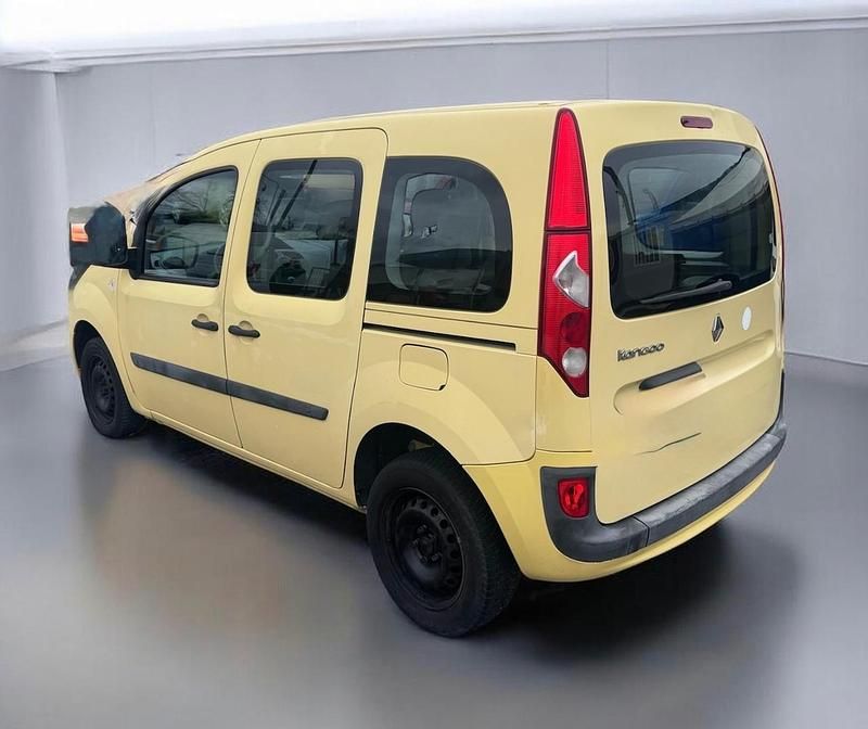Usata Renault Kangoo Dynamique 106 CV (77 kW) 2009 Giallo Monovolume