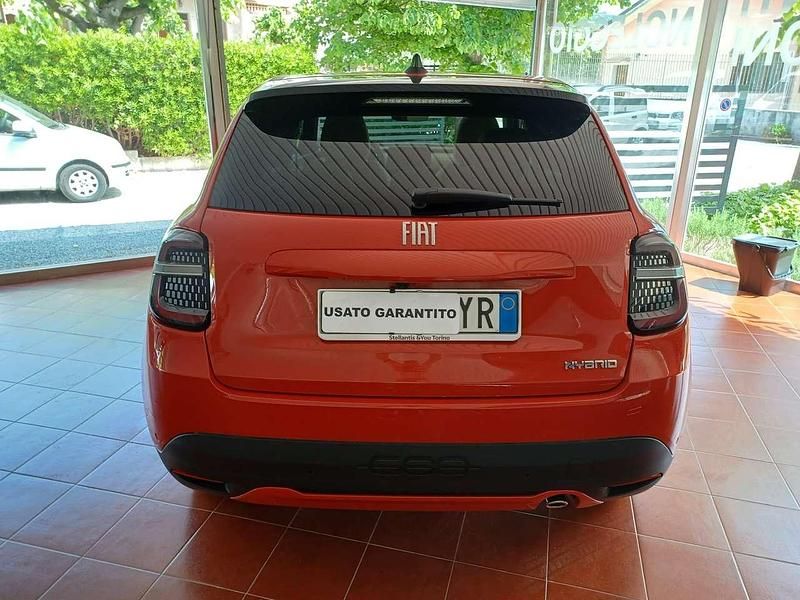 Käytetty Fiat 600 La Prima 101 HP (74 kW) 2024 Oranssi Katumaasturi