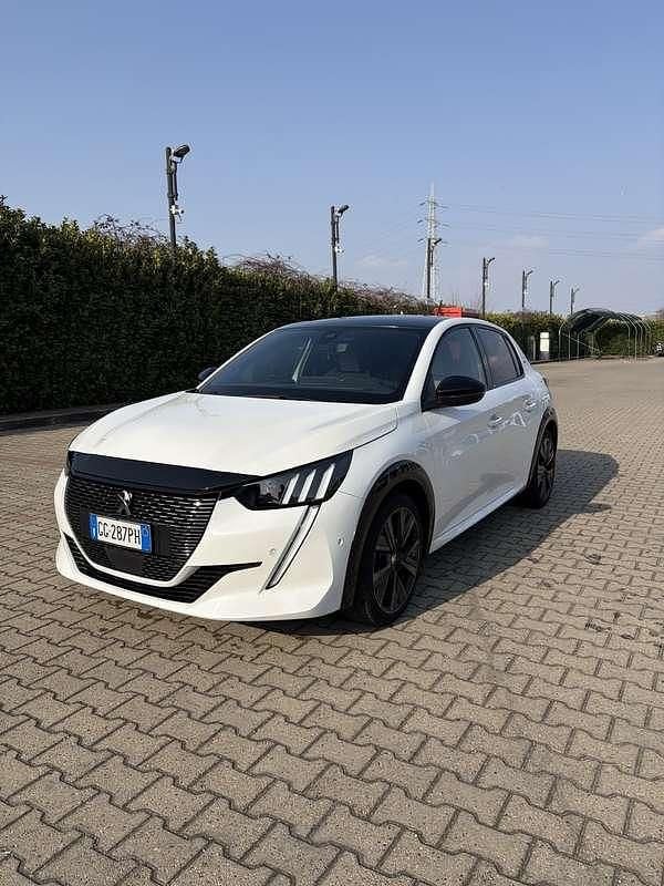 Usata Peugeot 208 GT-line 101 CV (74 kW) 2021 Utilitaria