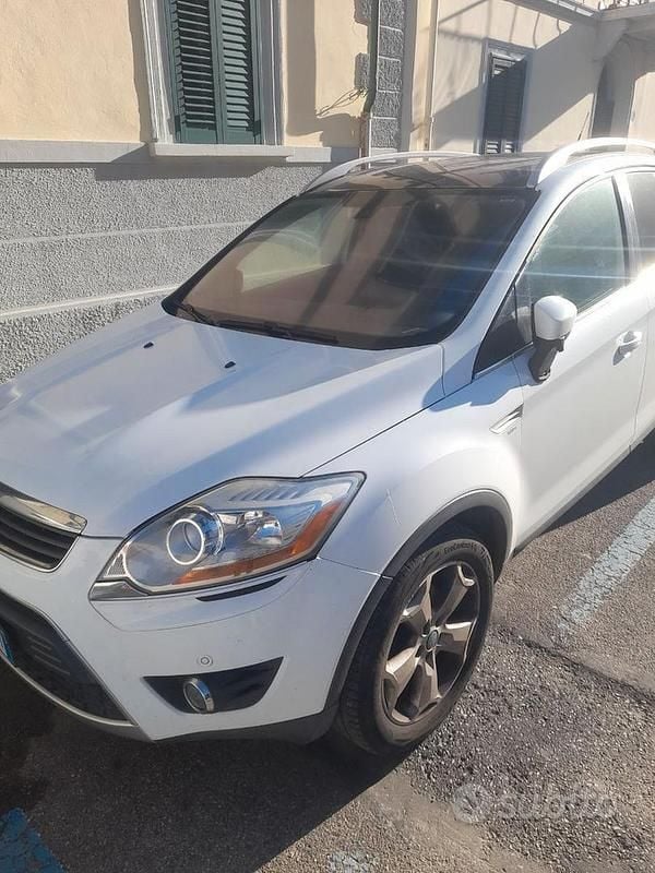 Usata Ford Kuga 140 CV (102 kW) 2011 Bianco SUV