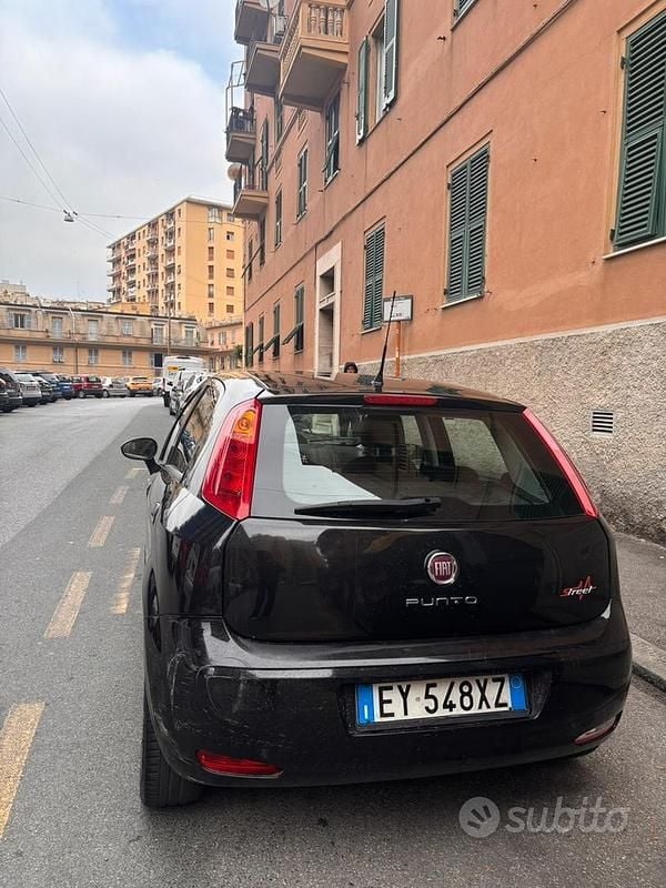 Usata Fiat Punto Street 90 CV (66 kW) 2015 Nero Utilitaria