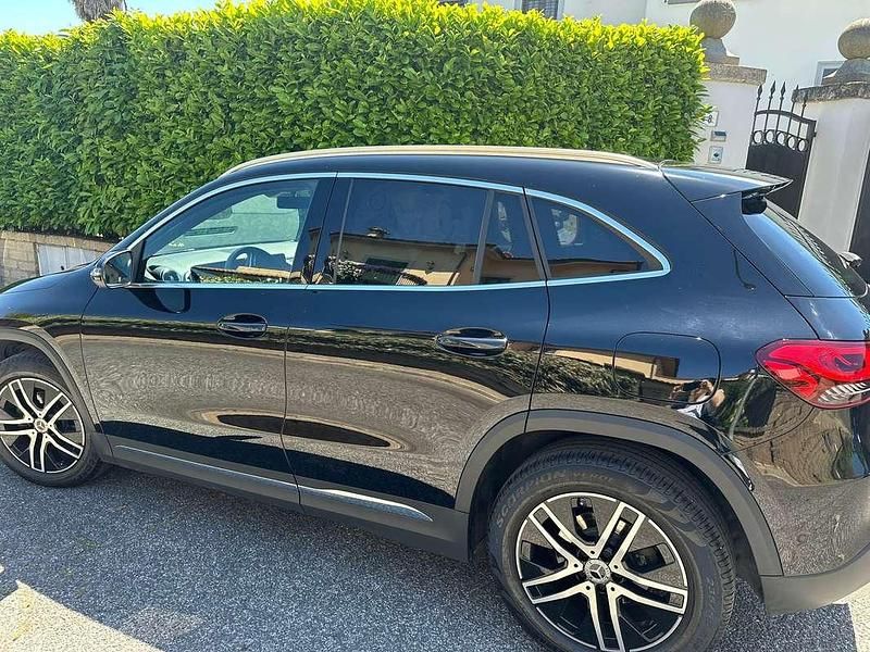 Usata Mercedes GLA180 136 CV (100 kW) 2021 Nero SUV