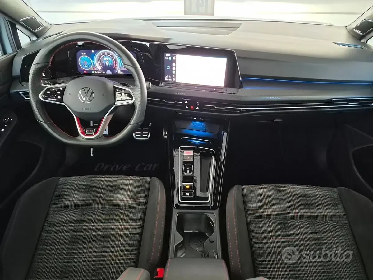 Usata VW Golf VIII GTI 245 CV (180 kW) 2024 Grigio Berlina