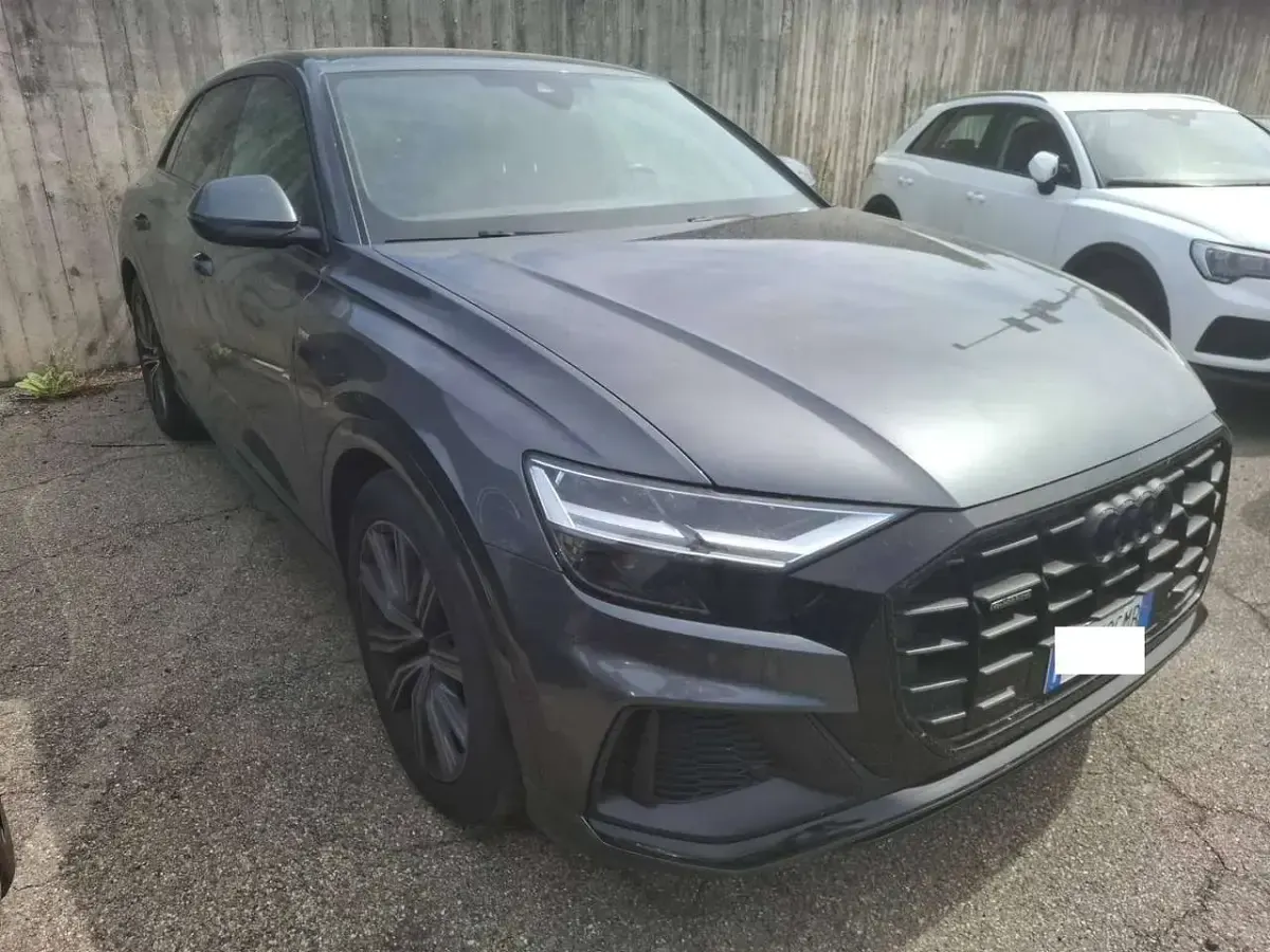 Usata Audi Q8 S-Line 231 CV (169 kW) 2023 Daytona grey pearl SUV