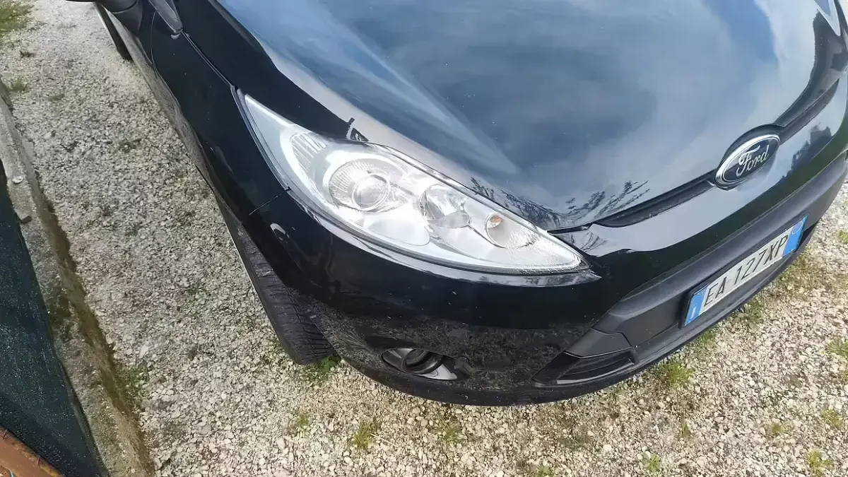 Usado Ford Fiesta 82 HP (60 kW) 2010 Preto Sedan