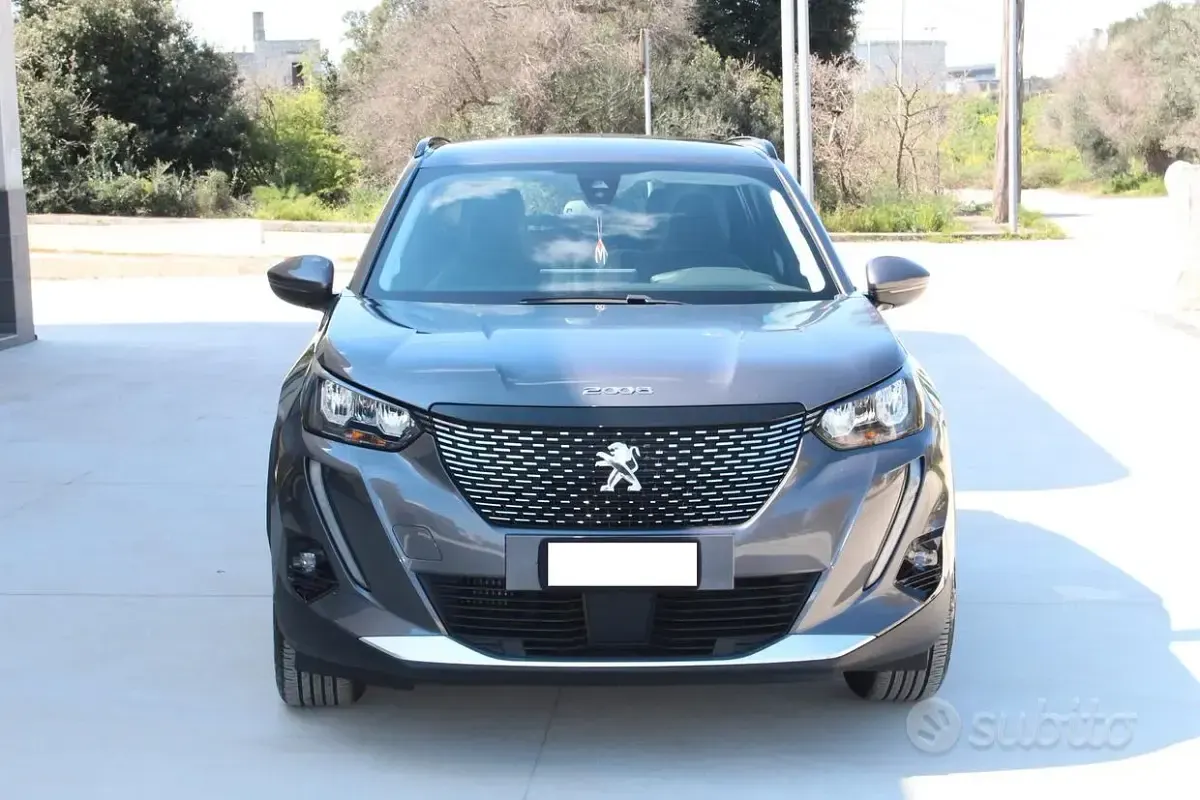 Usata Peugeot 2008 GT-line 102 CV (75 kW) 2020 Grigio SUV
