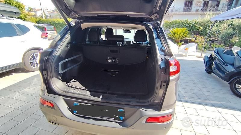 Usata Jeep Cherokee Night Eagle 200 CV (147 kW) 2017 Grigio SUV