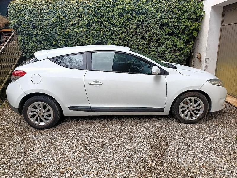 Usata Renault Mégane Coupé 90 CV (66 kW) 2012 Bianco Coupé