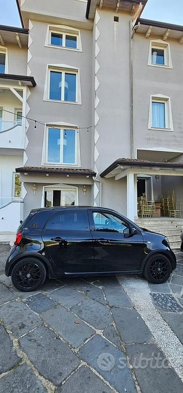 Usata Smart ForFour 2017 Nero Utilitaria