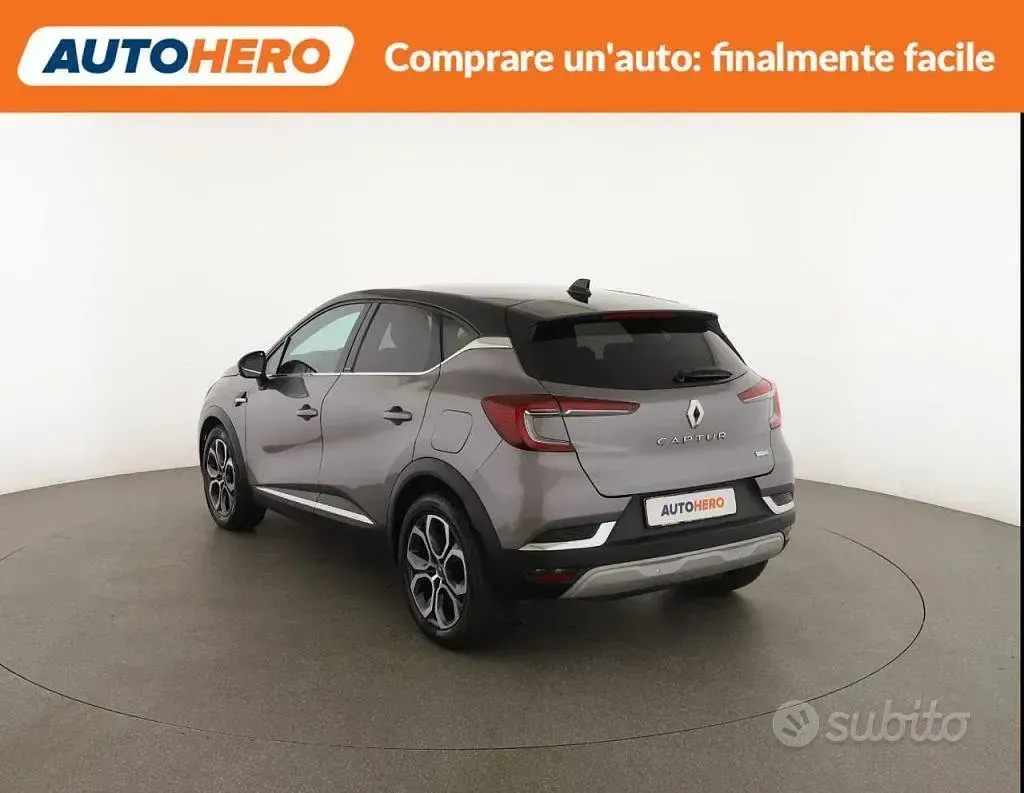 Usata Renault Captur Intens 160 CV (117 kW) 2021 Grigio SUV