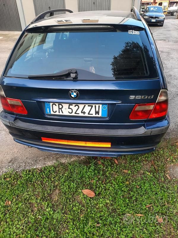 Blu Usata 2004 BMW 320 Station wagon | 1800 € (Buon prezzo) - Immagine 1/4