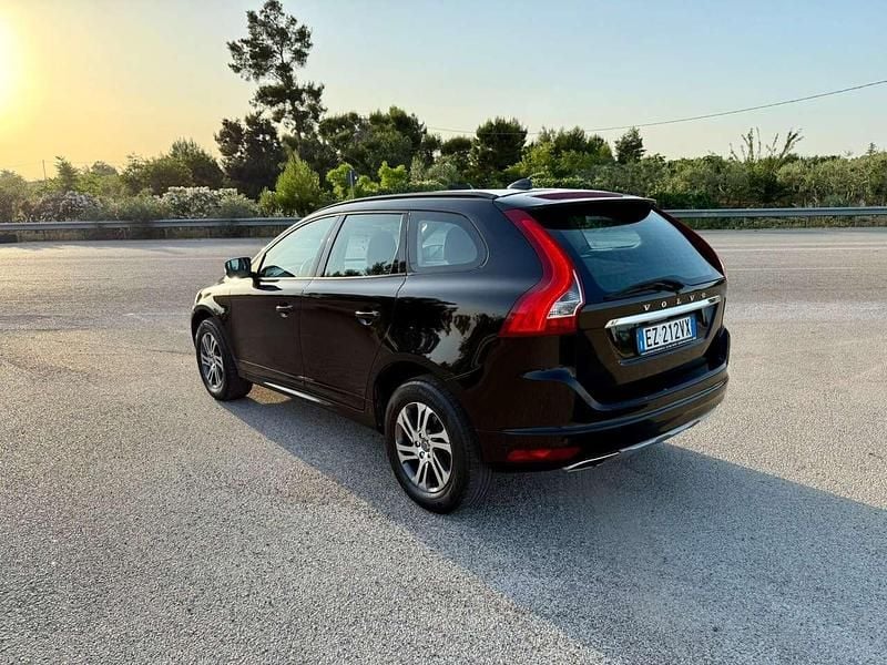 Usata Volvo XC60 Momentum 190 CV (139 kW) 2015 Nero SUV