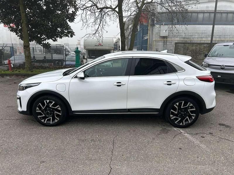 Usata Kia XCeed Style 105 CV (77 kW) 2023 Deluxe white SUV