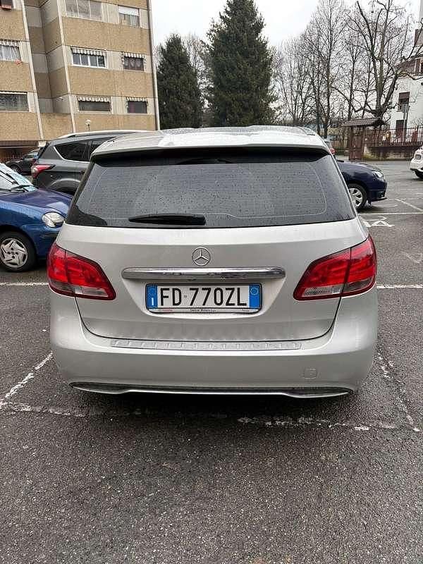 Usata Mercedes B180 109 CV (80 kW) 2016 Monovolume