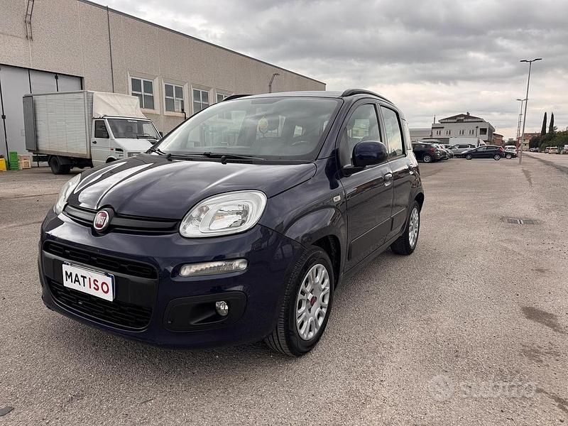Usata Fiat Panda Lounge 69 CV (50 kW) 2013 Blu Utilitaria