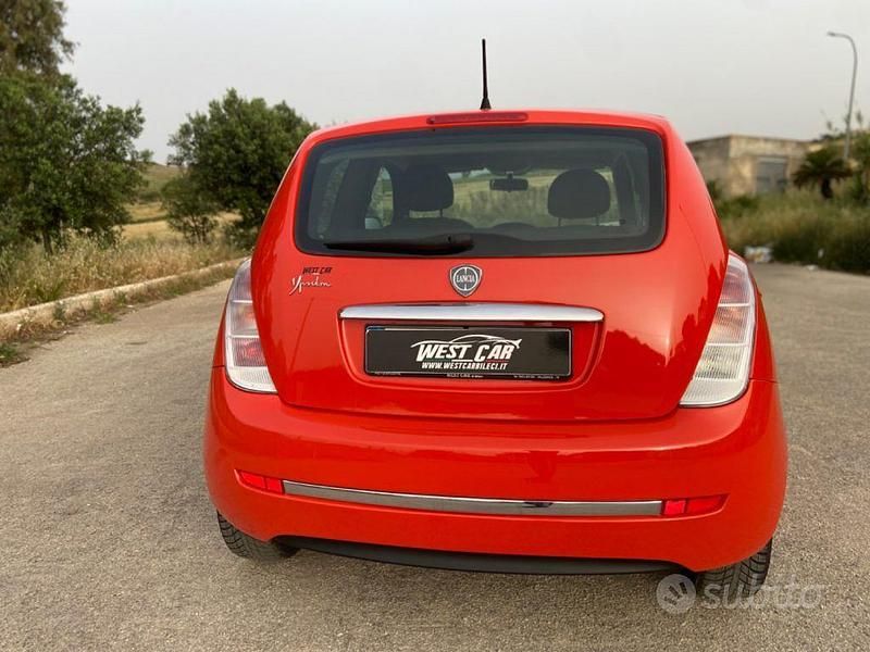 Usata Lancia Ypsilon Gold 69 CV (50 kW) 2011 Arancione Utilitaria