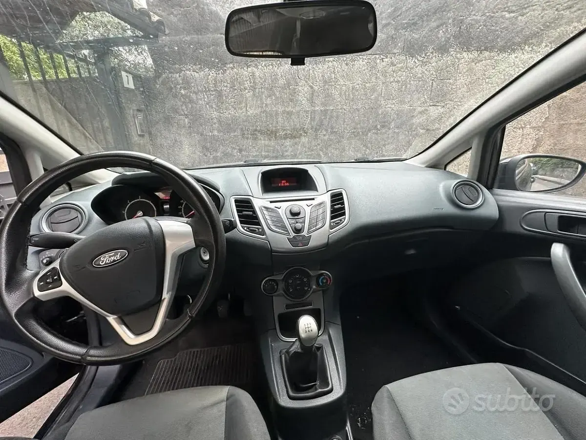 Usata Ford Fiesta 68 CV (50 kW) 2009 Nero Berlina