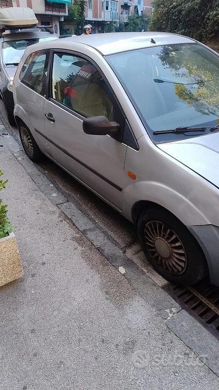 Usata Ford Fiesta 2003 Grigio Utilitaria