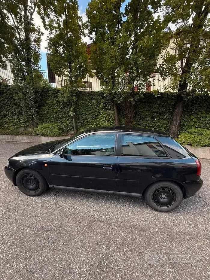 Usata Audi A3 Attraction 110 CV (80 kW) 2000 Nero Utilitaria