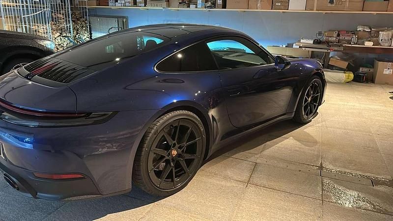 Nuova Porsche 911 Carrera 385 CV (283 kW) 2025 Coupé