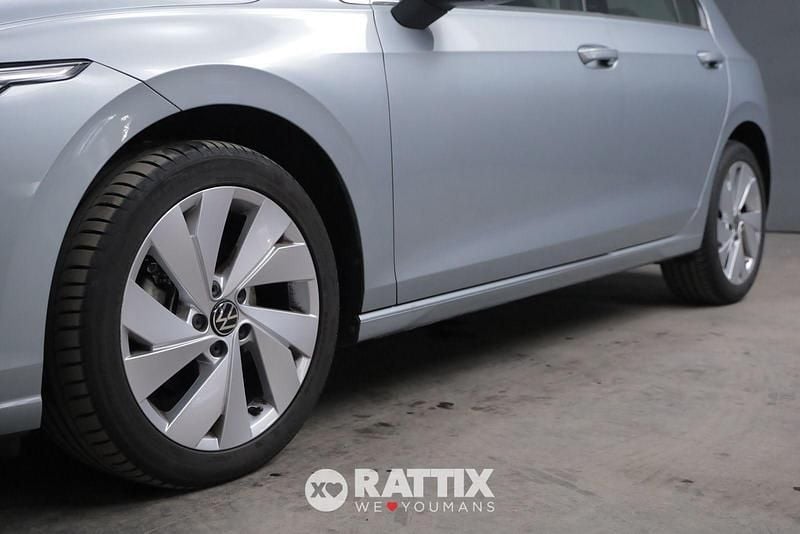 Usata VW Golf VIII Style 150 CV (110 kW) 2025 Dolomite silver metallizzato Berlina