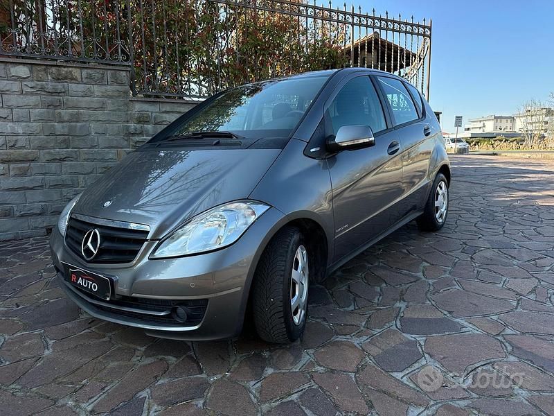 Usata Mercedes A160 Elegance 95 CV (69 kW) 2011 Marrone Coupé